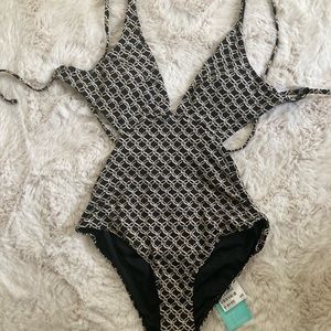 One piece tie strap bathing suit